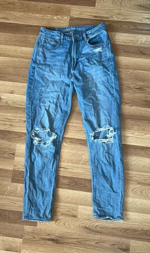 American Eagle Mom Jeans thumbnail 1