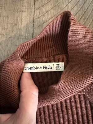 Abercrombie & Fitch Rust Brown Keyhole Mock Neck Ribbed Knit Sweater size XS thumbnail 7
