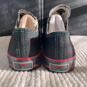 NEW🎉 African Pride Canvas Sneakers with Red & Green Accents Size 40/9 US thumbnail 9