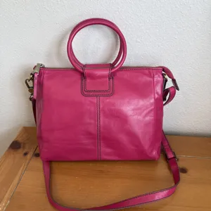Hobo Sheila Medium Satchel Crossbody Vibrant Fuchsia Polished Leather thumbnail 4