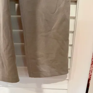 Lululemon Softstreme High Rise Pants Sz 0 Straight Leg Warm Ash Grey W5EGTS thumbnail 6