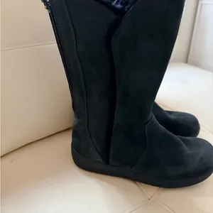 Vibram Women's Black Winter Boots thumbnail 2