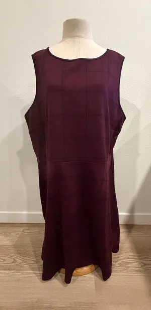 Leota Ava Dress Power Plaid Burgundy Wine Sleeveless Fit Flare Midi 3L NEW thumbnail 1
