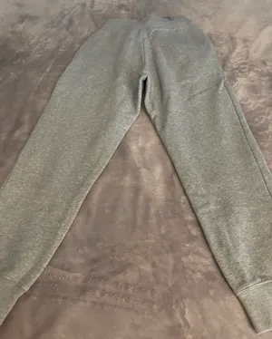 Woman’s grey Nike sweatpants size s peite in great condition thumbnail 2