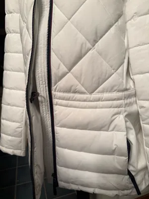 Women's White Quilted Hooded Puffer Jacket thumbnail 4