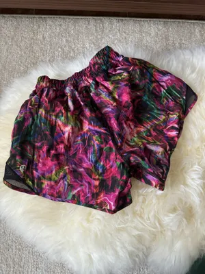 Lululemon Shorts Hotty Hot thumbnail 4
