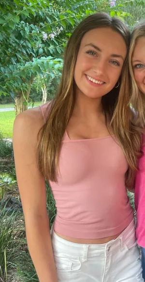 Dynamic pink top thumbnail 1