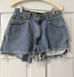 Levi’s Vintage High-Rise Light Wash Denim Cutoff Shorts Size 5 thumbnail 1