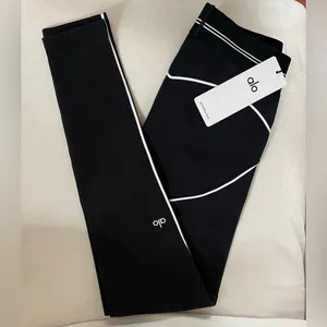 ALO Yoga NWT Airbrush High Waist Heart Throb Leggings Black White Size L thumbnail 8