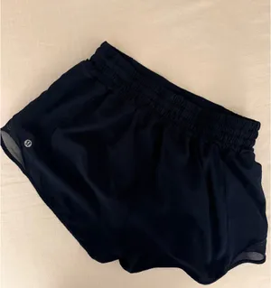 Lululemon Hotty Hot 2.5" High-Rise Lined Shorts thumbnail 3