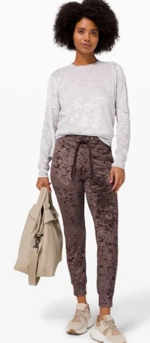 Lululemon Ready to Crush Jogger velvet velour French Press size 8 W5DAKS thumbnail 1
