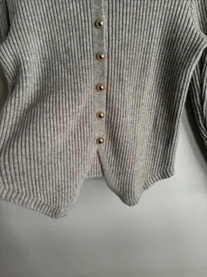 Common Sense Gray Ribbed Knit Cardigan M Gold Button Split Hem Fitted Sweater thumbnail 8
