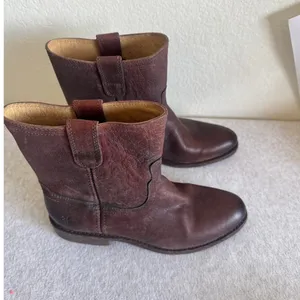 NWOT Women's Frye Jyden Roper Leather Boots Size 7.5 thumbnail 3