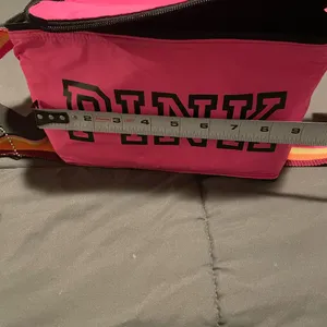 PINK Victoria’s Secret lunch bag thumbnail 5