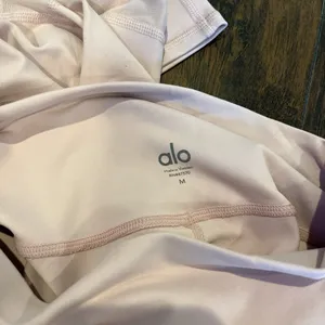 ALO Light Pink Mesh Side Capri Leggings thumbnail 4