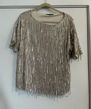 Cable & Gauge Cream champagne Sequin fringe Short Sleeve Top shiny mirror thumbnail 1