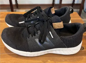 Black new balance sneakers thumbnail 1