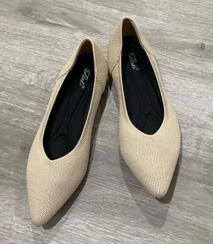 Nude Flats Tan Size 8 thumbnail 1