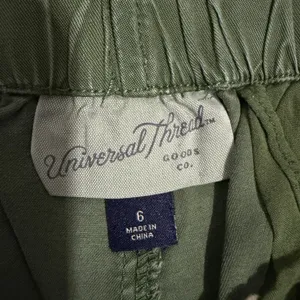 Universal Threads Women Cargo Pants 6 Olive Green Lyocell High RiseUtility Toggle thumbnail 2