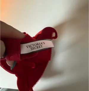 Perfect Victoria's Secret Shape Bra thumbnail 3