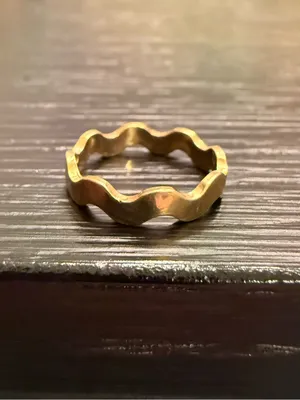 Vintage AVON Ripple Wavy Squiggle Ring Gold Tone Costume Jewelry Ring Size 5 thumbnail 2