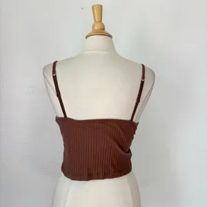 Old Navy Solid Brown Textured Sleeveless Crop Top thumbnail 4