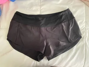 Lululemon Shorts 2.5" Speed Up Black thumbnail 1
