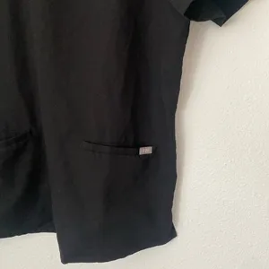 Figs XXS Casma Three-Pocket Scrub Top in Black thumbnail 9