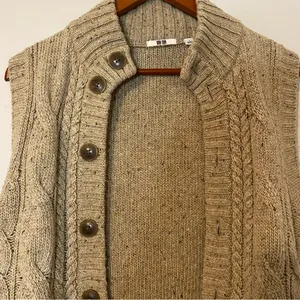 Uniqlo Women 6 Sleeveless Cardigan Vest Cable Knit Button Up‎ Grandpa Chunky thumbnail 6