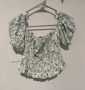 Abercrombie Off-The-Shoulder Top floral thumbnail 1