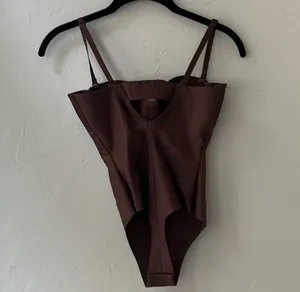 SKIMS Body Molded Underwire Bodysuit XS thumbnail 3