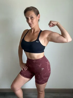 GymShark High Rise Gym Shorts Adapt Seamless Camo Small Maroon thumbnail 1