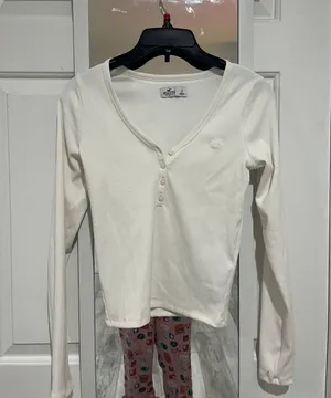 Hollister Henley Long Sleeve Cream thumbnail 1