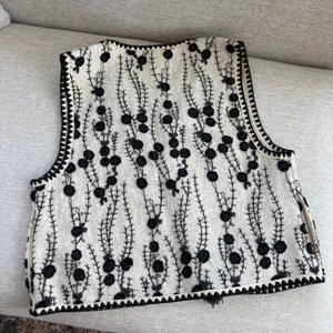 Entro Embroidered Floral Vest Small Tassel Tie Boho Cottage Grandma Chic Fall thumbnail 2