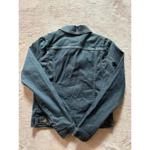 Vintage Y2K Levi's Dark Wash Denim Jacket‎ Junior Size Medium thumbnail 5