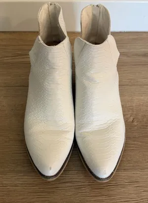 Natural Reflections Cream Textured Pointed Ankle Booties thumbnail 1