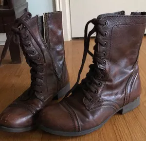 STEVE MADDEN COMBAT BOOTS thumbnail 1