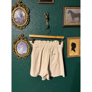 Athleta Athletic Skyline Shorts Cream Sz 0 thumbnail 2