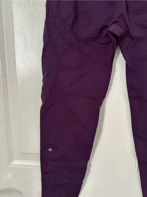 Halara OneForm Seamless Flow Mid Rise Tummy Control Butt Lifting 7/8 Leggings thumbnail 11