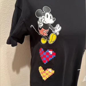 NWOT Disney "Happy Moments" Crochet Patch Graphic T-Shirt S thumbnail 2