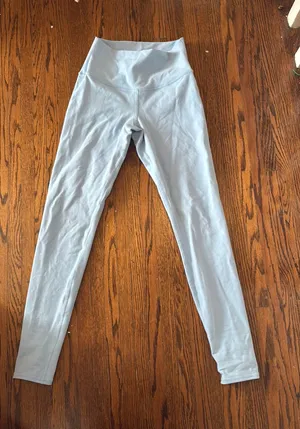 Alo Yoga Leggings thumbnail 1