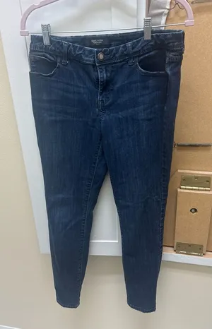 Simply Vera Vera Wang Dark Wash Skinny Jeans Size 6 thumbnail 1