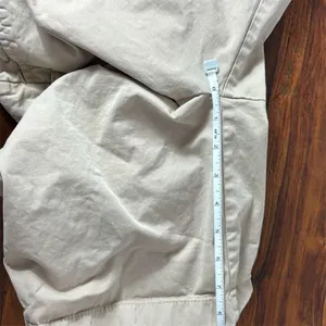 Caslon Women's Beige Chino Shorts Size‎ 4 Casual Flat Front thumbnail 5