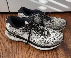 Brooks Adrenaline GTS 20 Sneakers Women’s Black White Athletic Shoes Size 9 thumbnail 1
