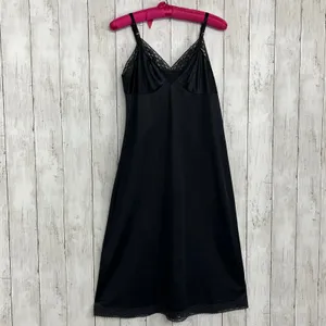 Vintage Black Vanity Fair Lace Trim V-Neck Nylon USA Adjustable Full Slip Small thumbnail 2