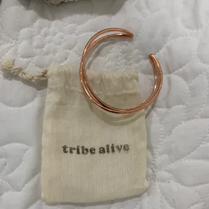 Tribe Alive Rose Gold Criss cross bangle Bracelet thumbnail 2