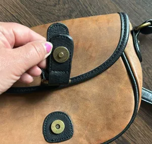 G.H. Bass & Co. Leather Crossbody Purse Tan thumbnail 5