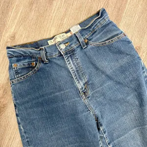 Levis Classic Slim Tapered Jeans G4 thumbnail 3