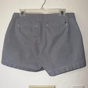 Tommy Hilfiger Blue White Pinstripe Chino‎ Shorts Size 8 Preppy Summer thumbnail 2