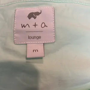 MONICA & ANDY mint green lounge top thumbnail 5
